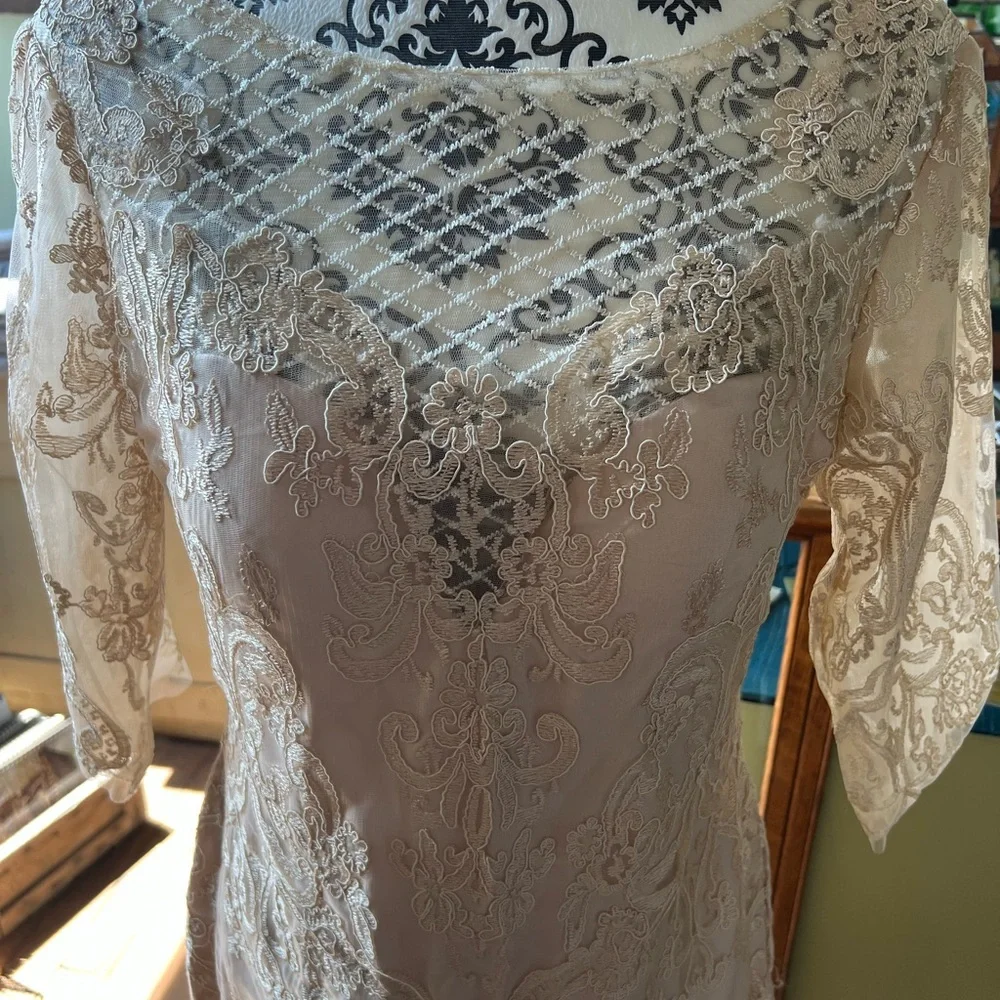 Elegant Lace Mother Of The Bride/Groom Sheath Silhouette 3/4 Sleeve Dress - Picture 4 of 16